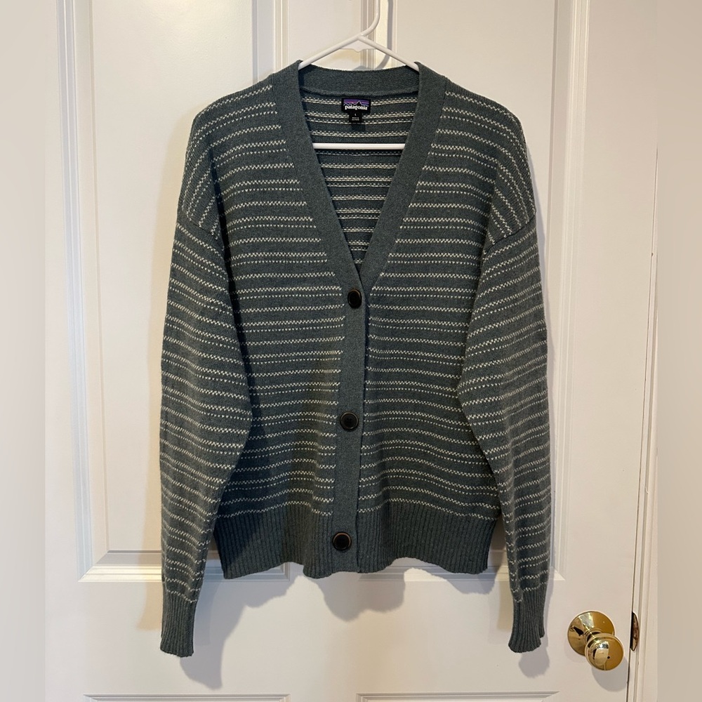 Women’s Patagonia cardigan - Size L